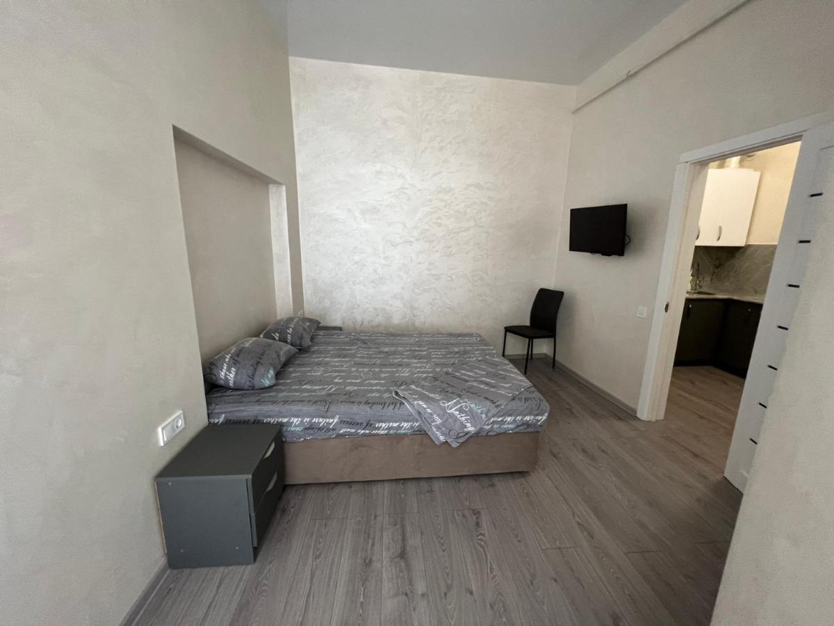 Kulisha 2Bedroom Apartment Near Opera House With Balcony Lviv Exteriör bild